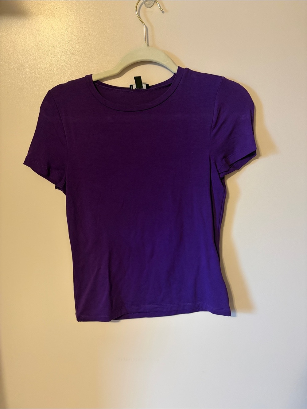 Express Women's Purple Fitted Tee